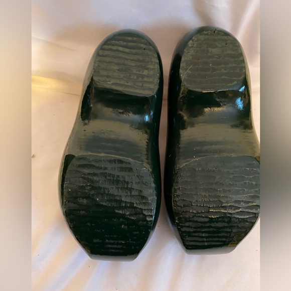 Wooden Shoes from The Netherlands fit a 7 - 8 vintage - Picture 3 of 5